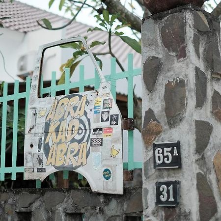 Apartamento Abrakadabra 747 Yogyakarta Exterior foto
