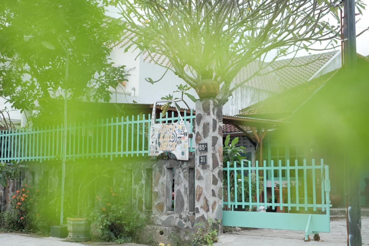 Apartamento Abrakadabra 747 Yogyakarta Exterior foto