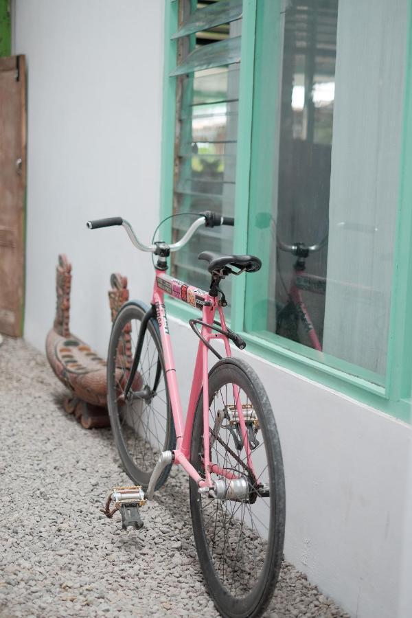 Apartamento Abrakadabra 747 Yogyakarta Exterior foto
