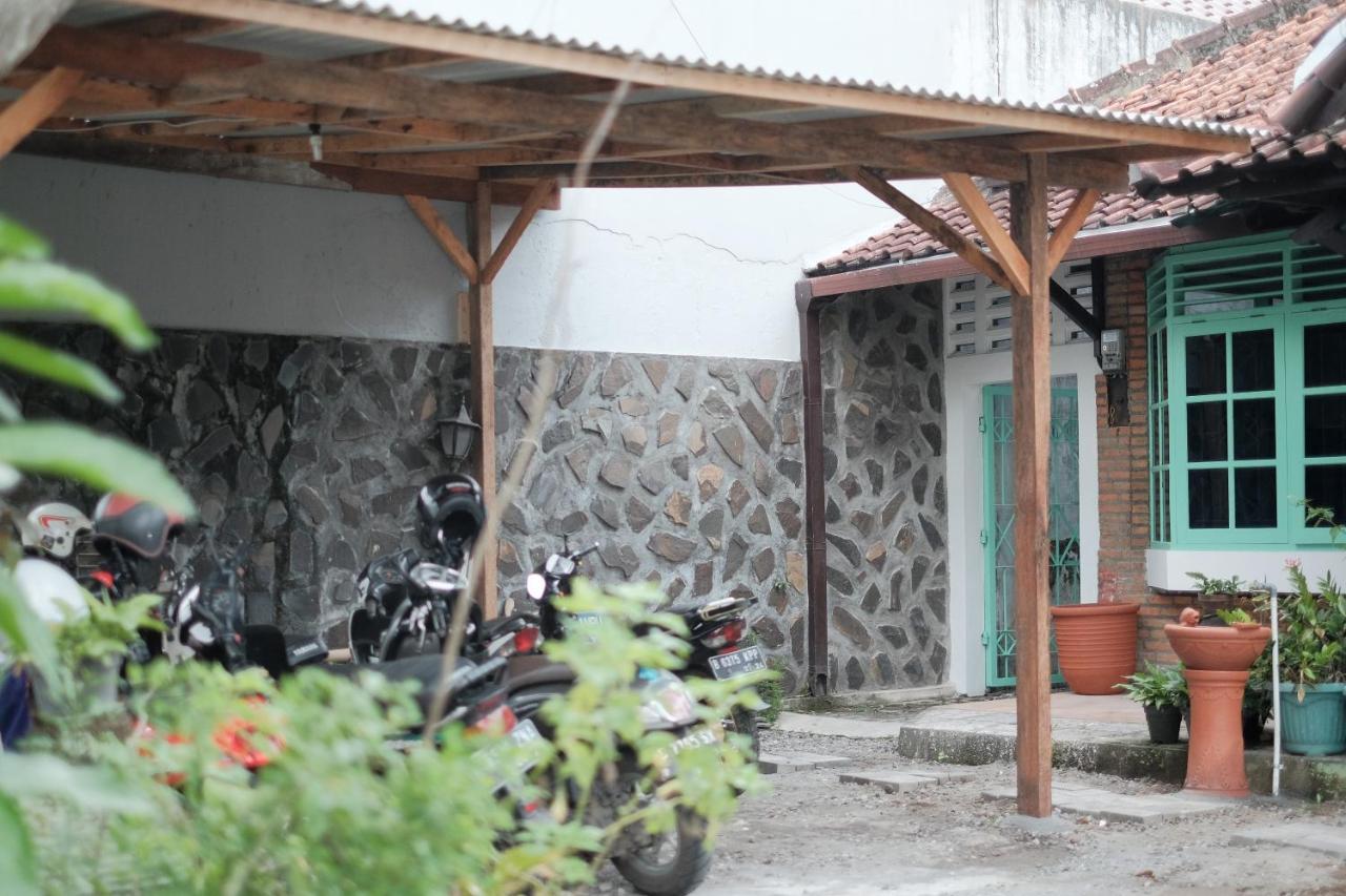 Apartamento Abrakadabra 747 Yogyakarta Exterior foto